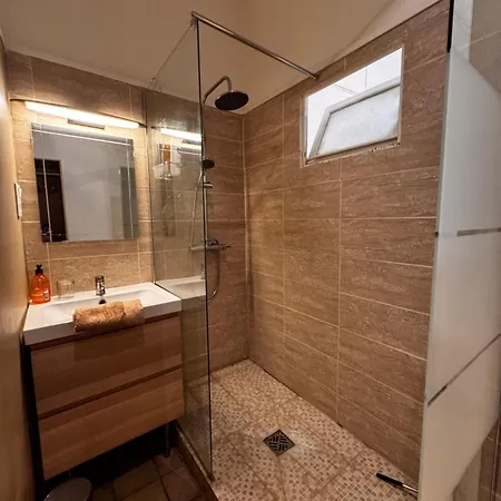 Charming In Center With Wifi And Air Conditioning Apartment *