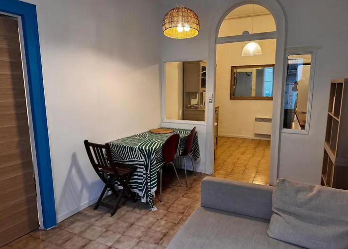 Charming In Center With Wifi And Air Conditioning * セット