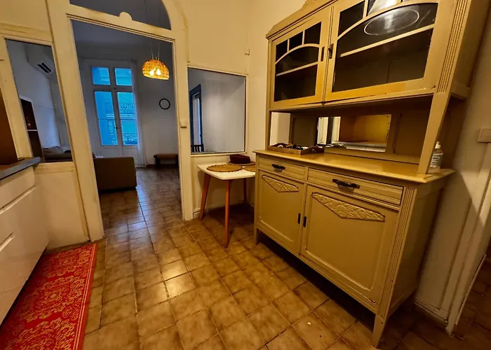 Charming In Center With Wifi And Air Conditioning セット