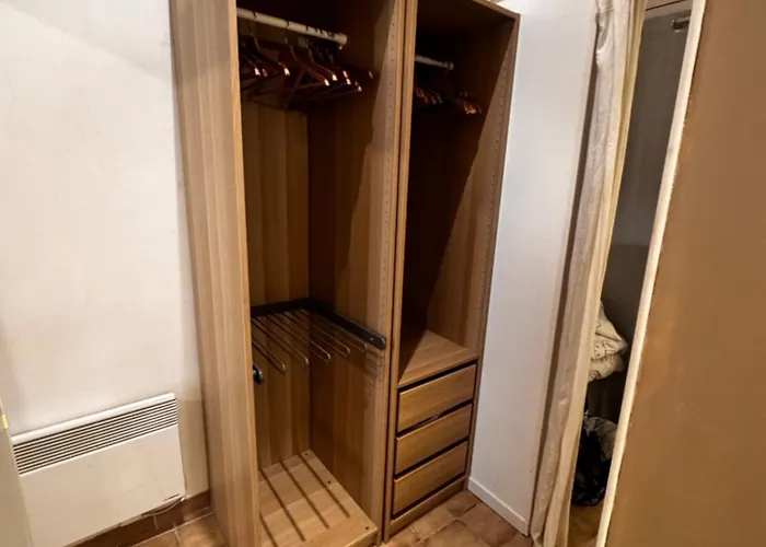 Charming In Center With Wifi And Air Conditioning アパート