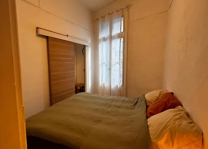 Charming In Center With Wifi And Air Conditioning セット